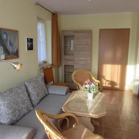 Sonnige Ferienwohnung In Mit Terrasse, Grill Und Garten Διαμέρισμα *