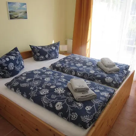 Sonnige Ferienwohnung In Mit Terrasse, Grill Und Garten Διαμέρισμα *